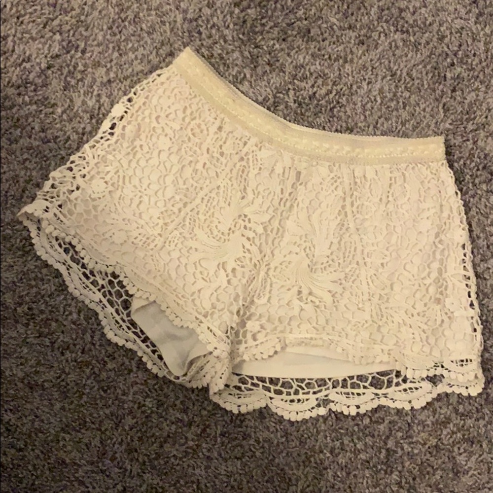 Cream colored cotton shorts